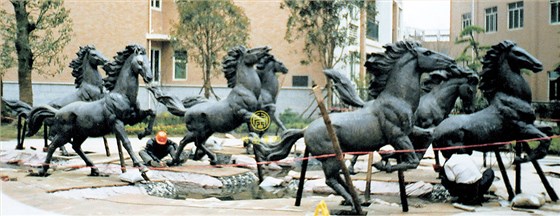 湖南长沙《八骏马》动物雕塑工程