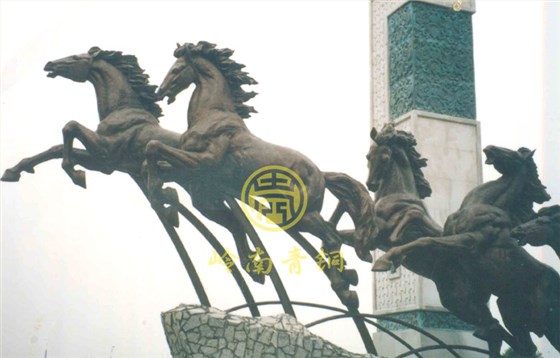 深圳龙华广场《龙马精神》城市广场雕塑工程