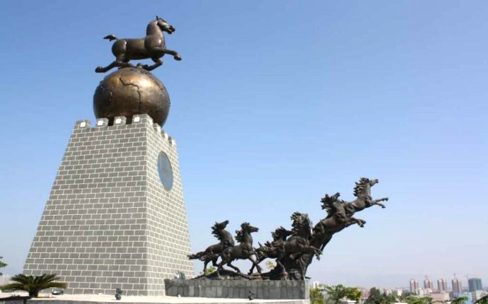 揭秘岭南青铜著名城市雕塑—马踏飞燕雕塑