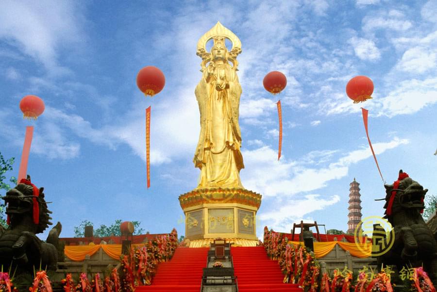 广州番禺莲花山36.8米大型贴金观音铜佛像工程
